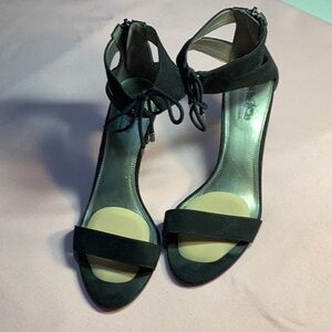 Black Coach And Four Heels Size 8M